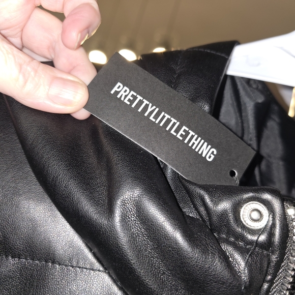 Ladies Gorgeous Black Puffer Jacket - Picture 2 of 3